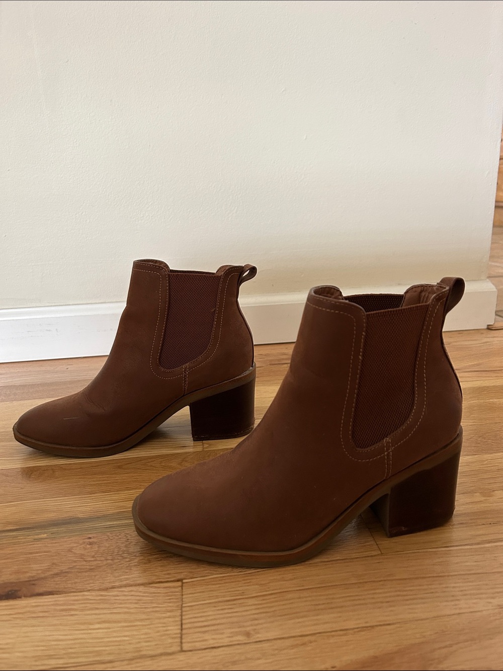 MIA SMYTH Faux Leather Heeled Ankle Booties, size 7 in Cognac